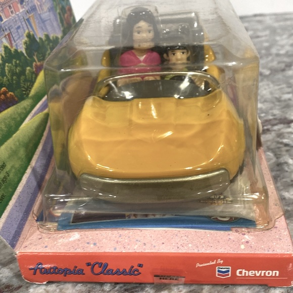 Disneyland NWOT Autopia Collectible Yellow Car “Classic” Disney Chevron Car - Picture 9 of 16